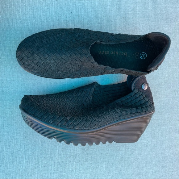 Bernie mev black woven stretch wedge shoes hardly worn